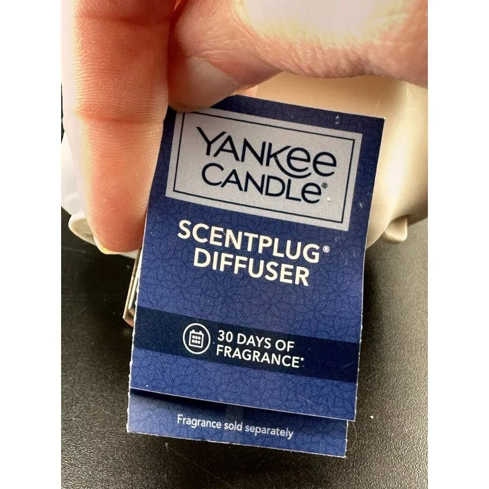 Yankee‎ Candle Sparkling Cinnamon  Scentplug and Plug In Diffuser NWT New